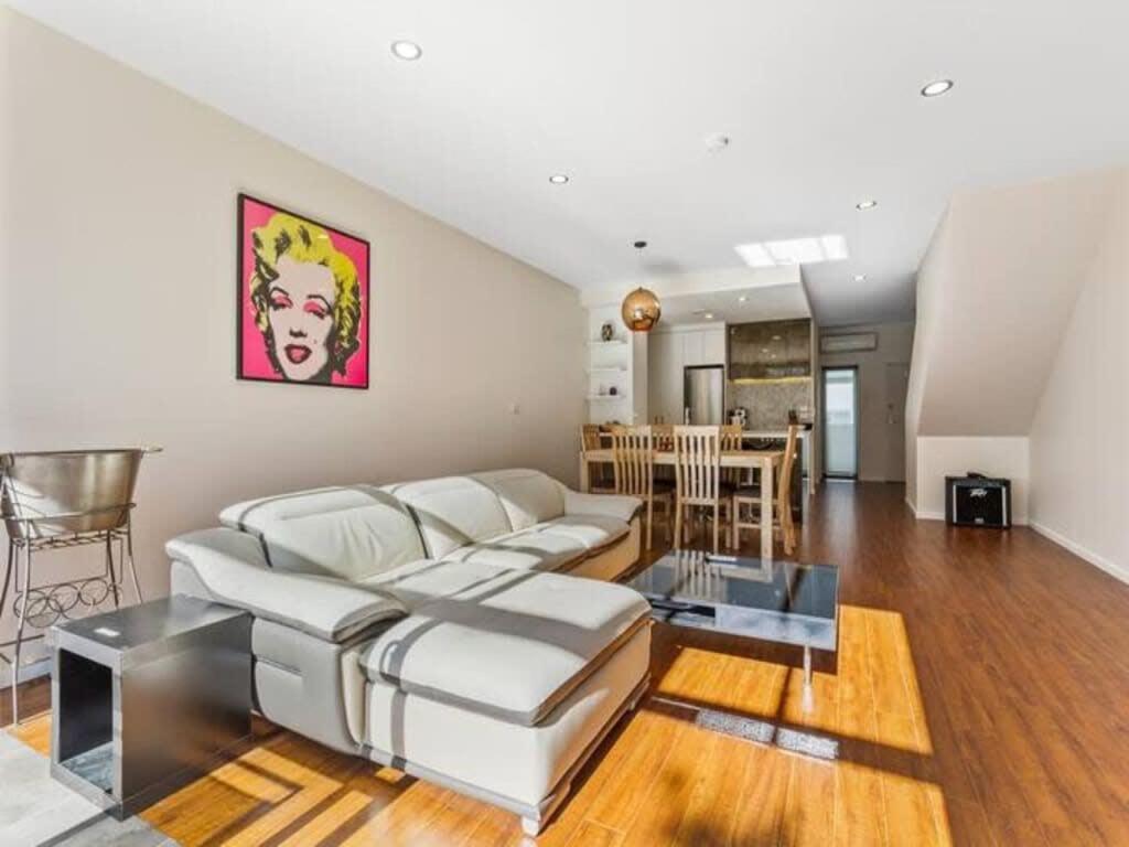 Sleek Modern Pad Next To Spark Arena Free Parking Auckland Esterno foto