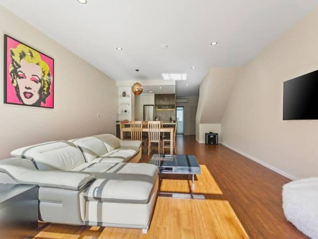 Sleek Modern Pad Next To Spark Arena Free Parking Auckland Esterno foto